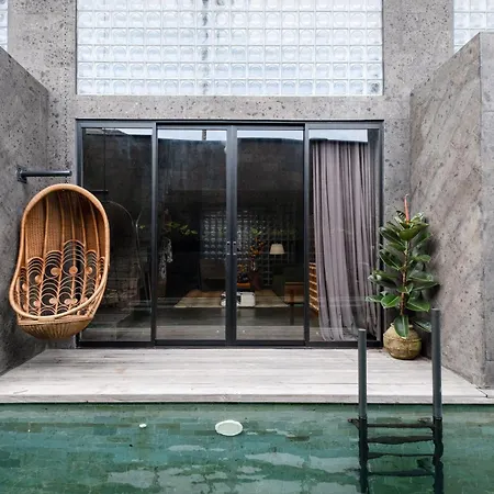 The Lima Ocean Suites Pererenan